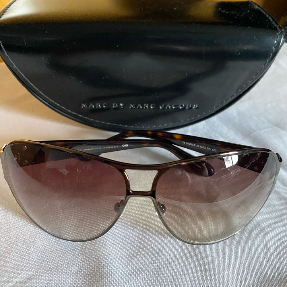 Marc by Marc Jacobs Brown Sunglasses with Case